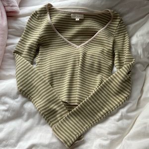 semi cropped pacsun long sleeve